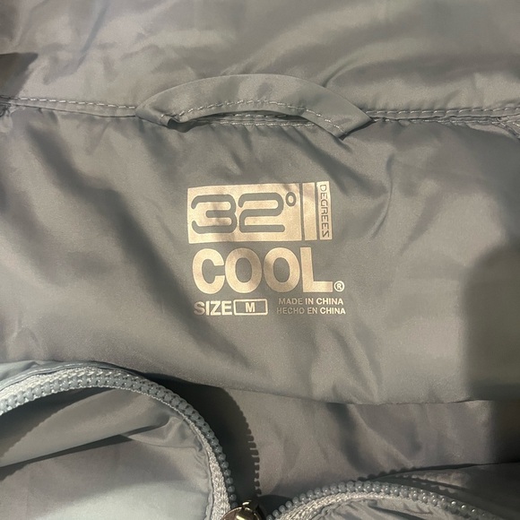 32 Degrees Women's Light Gray Puffer Jacket - Picture 4 of 7